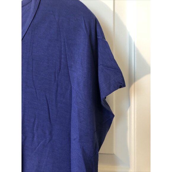 Fisoul Tee With Side Slits Size Small - Picture 3 of 6